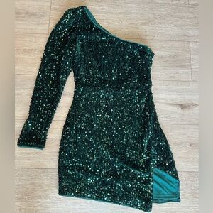 One-Shoulder Green Sequin Dress! Perfect prom dress!